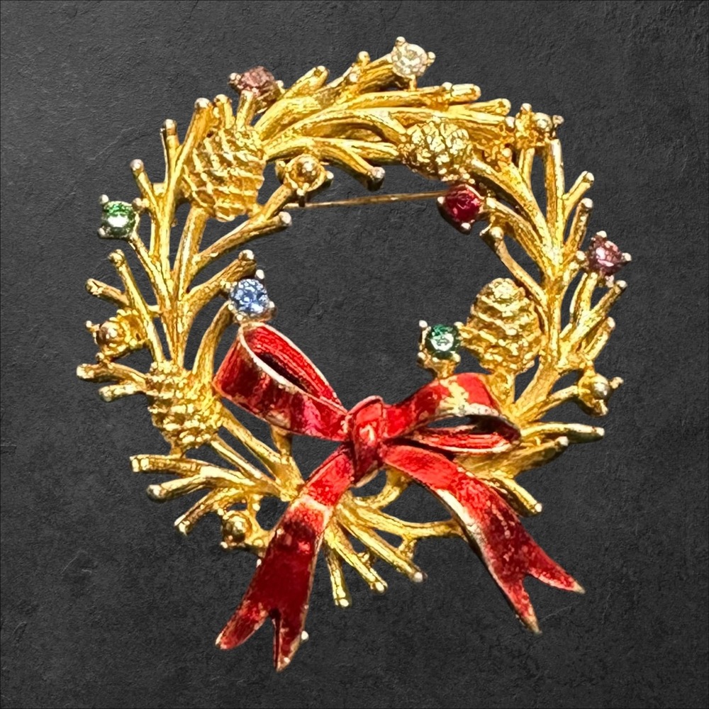 Vintage Christmas Wreath Brooch Multicolor Rhinestones Red Bow Gold Tone